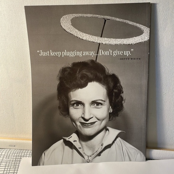 🎉5 for $10- Betty White profile magazine (2024) - Picture 2 of 4